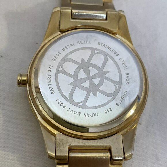 Elegant Nicole by Nicole Miller Gold Ladies Watch NNM113 with New Battery - Picture 5 of 9